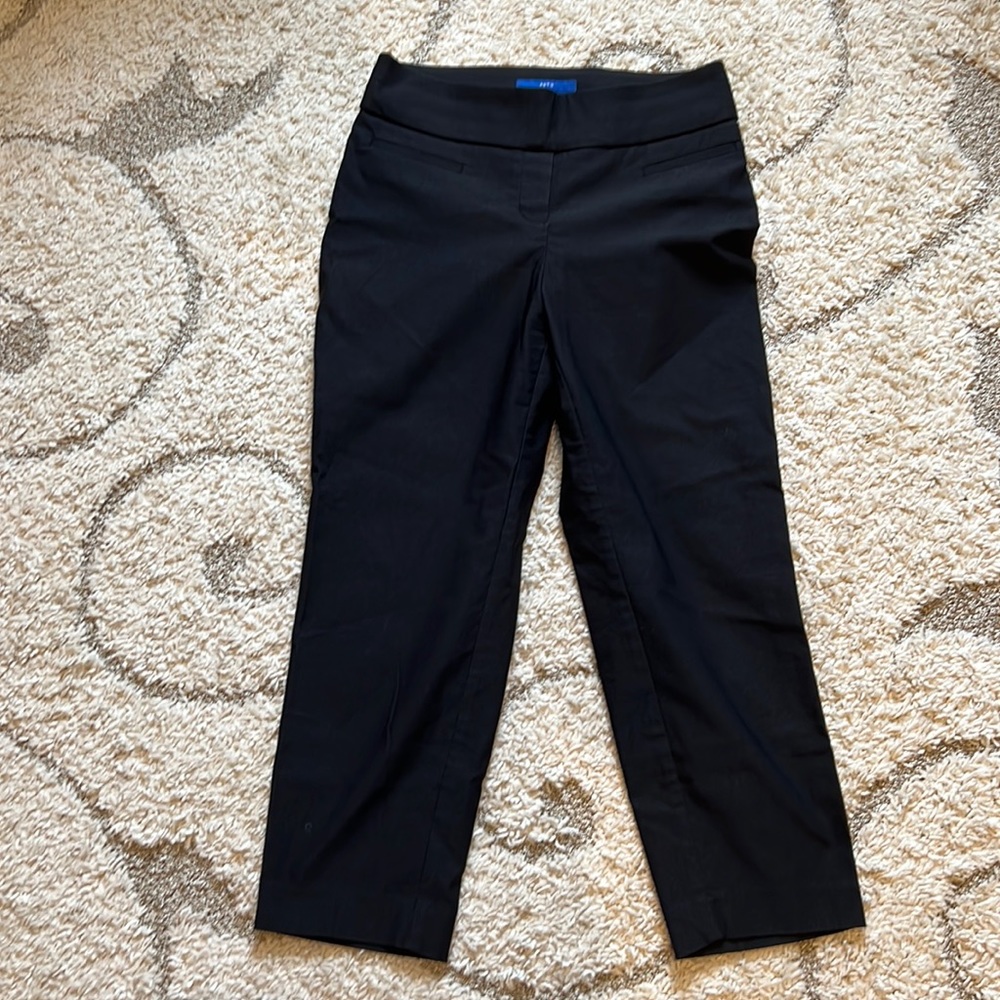Black capris